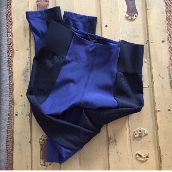 REVOLVE BLUE LIFE NAVY BLACK WORKOUT LEGGINGS S - Picture 2 of 10